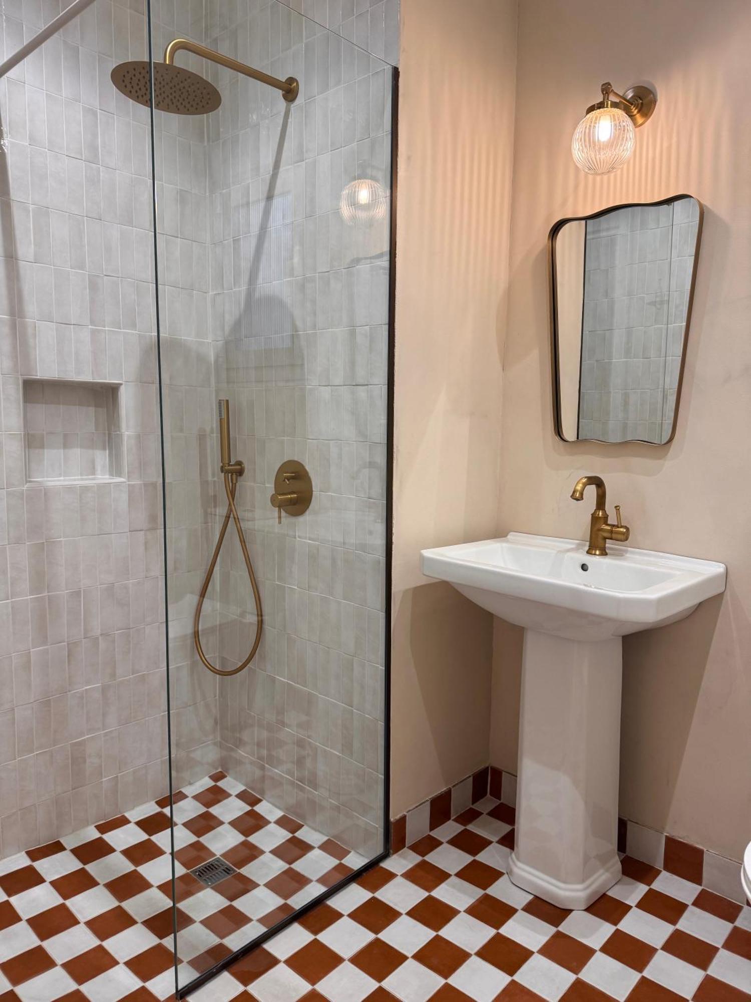 Liberty House - Central Two Bedroom Apartments Nicosia Buitenkant foto